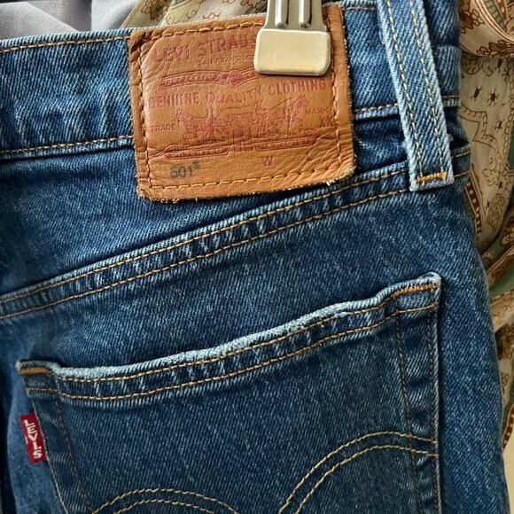 Levi's 501 High Waist Crop Straight Leg Jeans In Charleston Fun - Picture 8 of 10